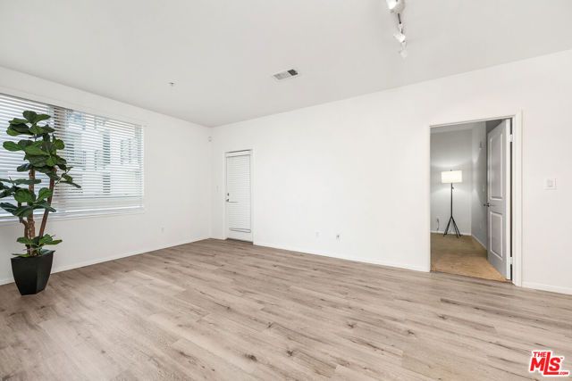 6400 Crescent Parkway 217, Los Angeles, CA 90094