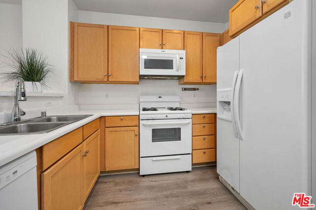 6400 Crescent Parkway 217, Los Angeles, CA 90094