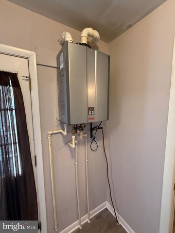 341 ACADEMY AVE, Denton, MD 21629