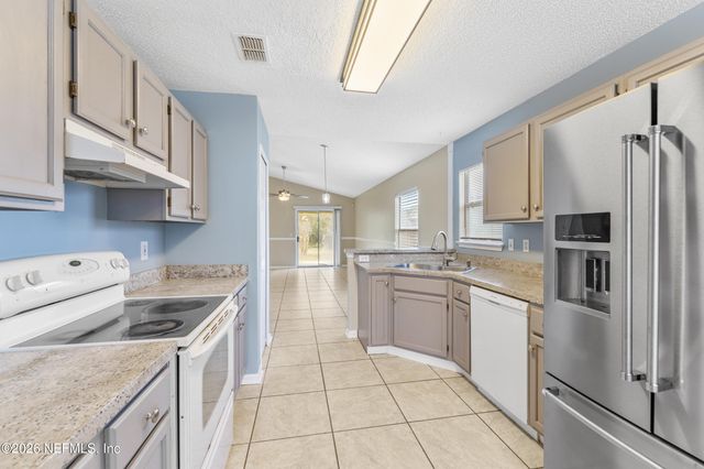 3013 WAVERING Lane, Middleburg, FL 32068