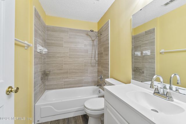 3013 WAVERING Lane, Middleburg, FL 32068