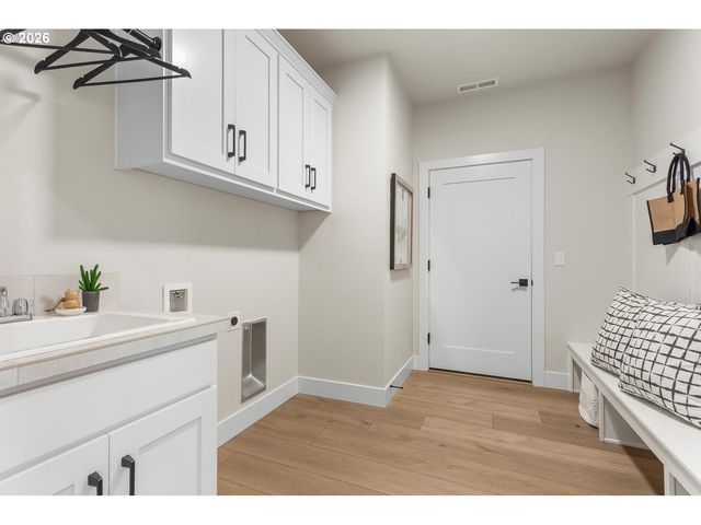 1411 Nw Josephine Ter, Portland, OR 97229