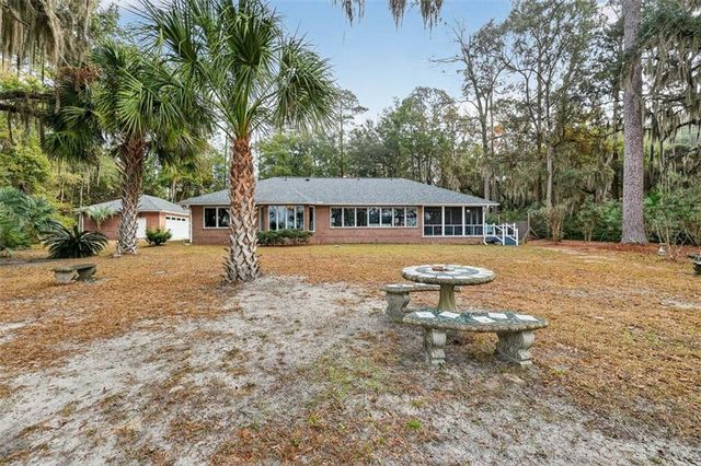 3317 NE Julienton Drive NE, Townsend, GA 31331