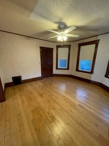 10 Ethel Ave 2nd Floor, Peabody, MA 01960
