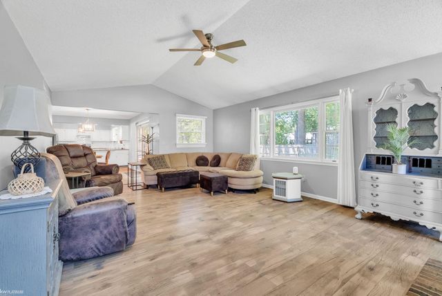 702 4th Street, Marysville, MI 48040