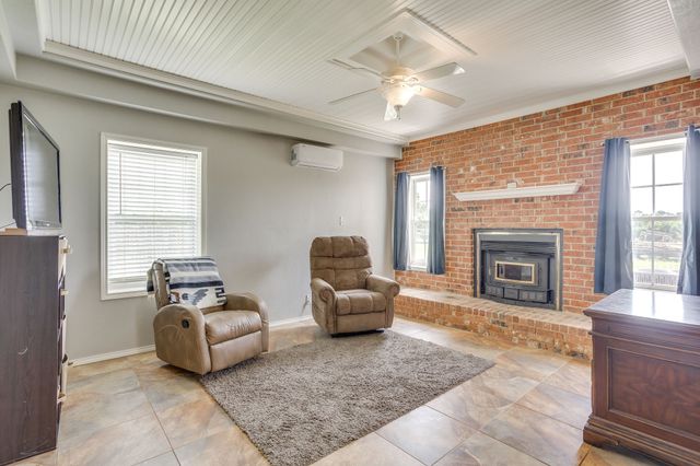 807 Caddo Road, Joshua, TX 76058