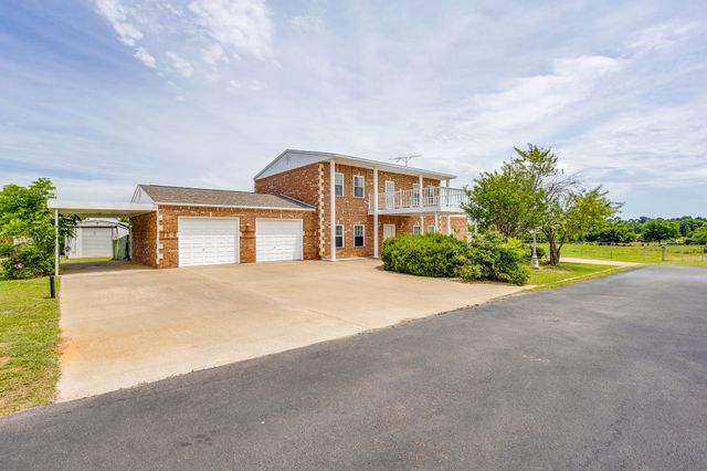 807 Caddo Road, Joshua, TX 76058