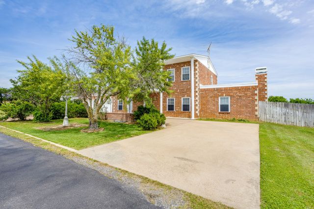 807 Caddo Road, Joshua, TX 76058