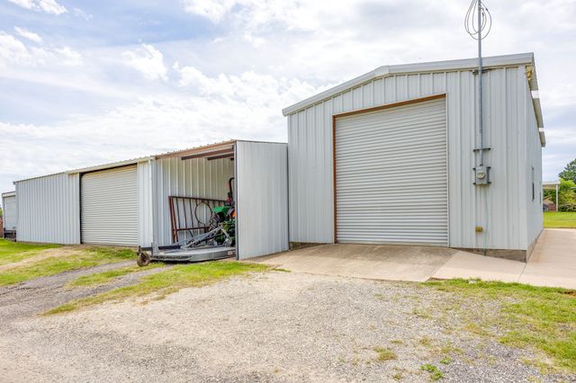 807 Caddo Road, Joshua, TX 76058