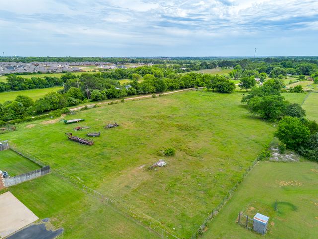 807 Caddo Road, Joshua, TX 76058