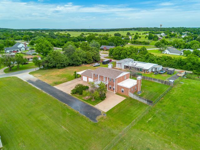 807 Caddo Road, Joshua, TX 76058