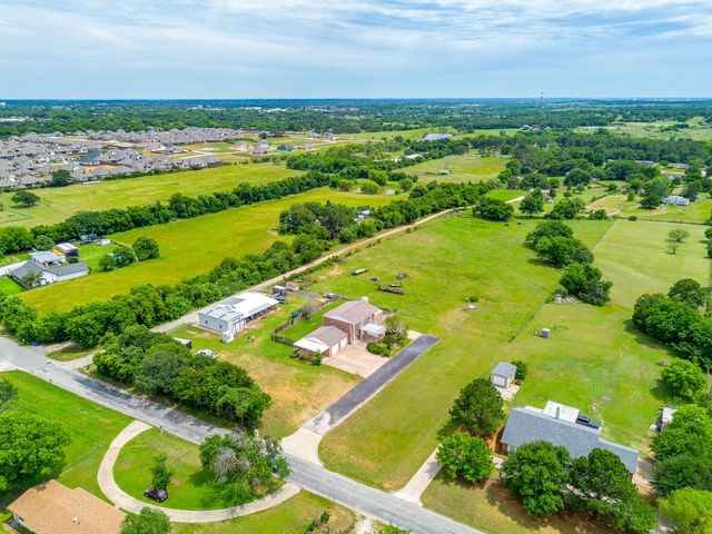 807 Caddo Road, Joshua, TX 76058