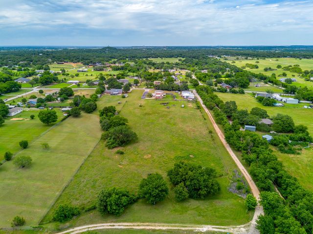 807 Caddo Road, Joshua, TX 76058