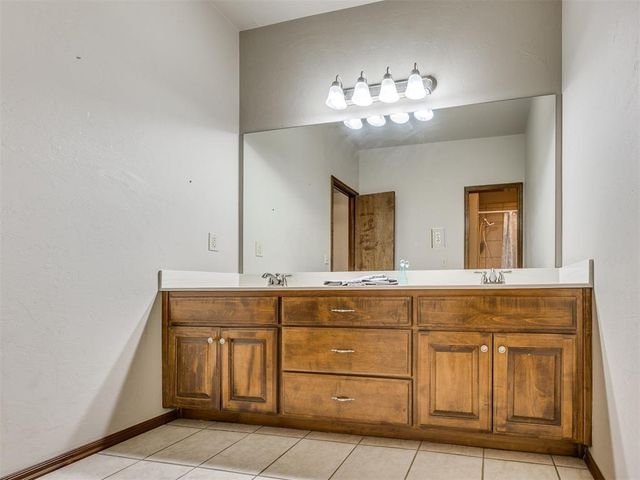 8713 NW 107th Street, Oklahoma City, OK 73162