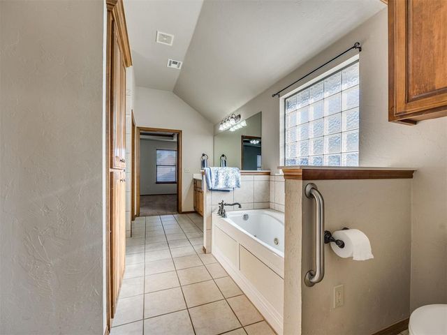 8713 NW 107th Street, Oklahoma City, OK 73162