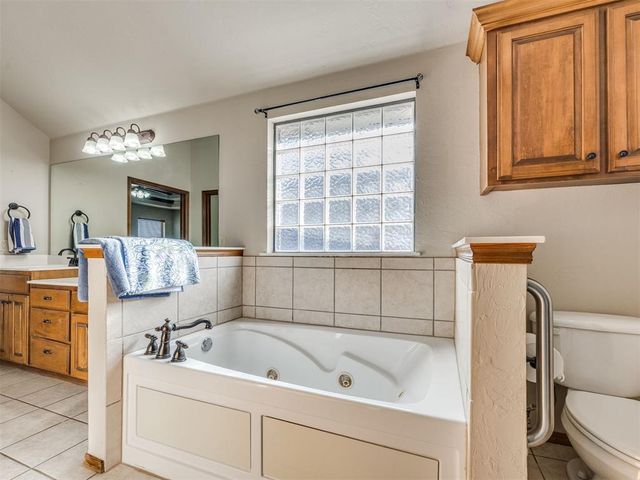 8713 NW 107th Street, Oklahoma City, OK 73162