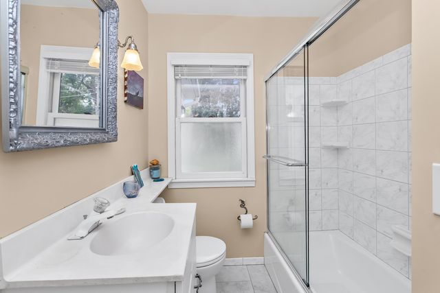 1324 Golf Avenue, Highland Park, IL 60035