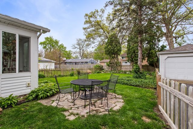 1324 Golf Avenue, Highland Park, IL 60035