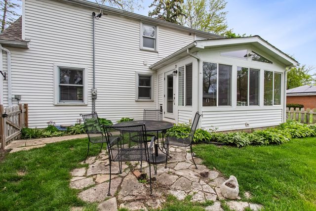 1324 Golf Avenue, Highland Park, IL 60035