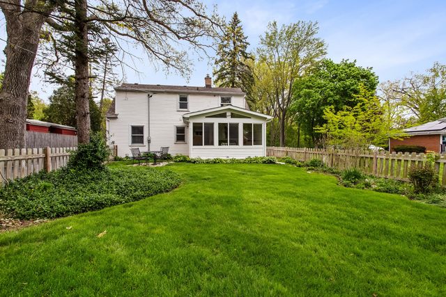 1324 Golf Avenue, Highland Park, IL 60035