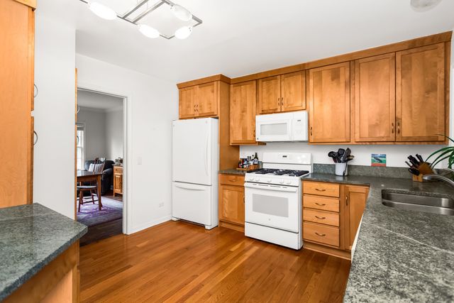 1324 Golf Avenue, Highland Park, IL 60035