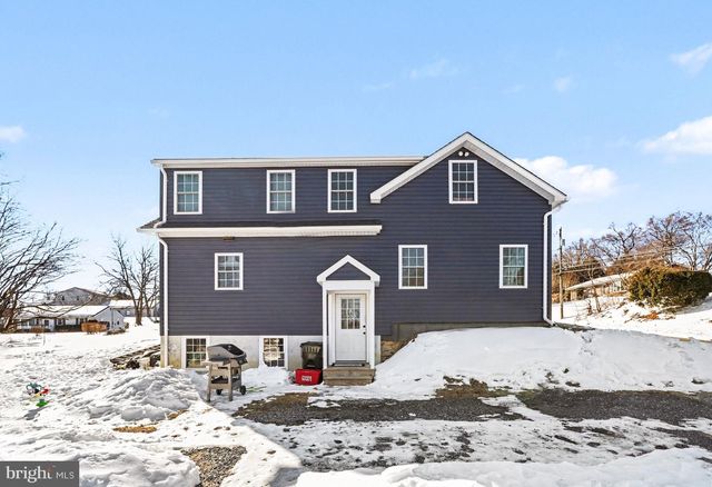 629 PARK HILL DR, Manheim, PA 17545