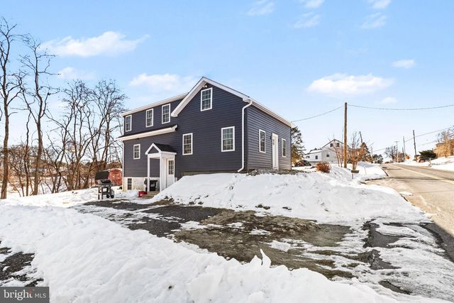 629 PARK HILL DR, Manheim, PA 17545