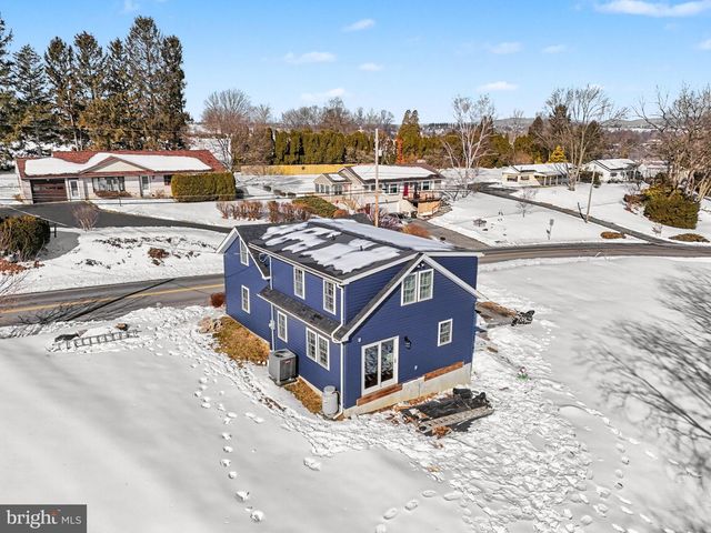 629 PARK HILL DR, Manheim, PA 17545