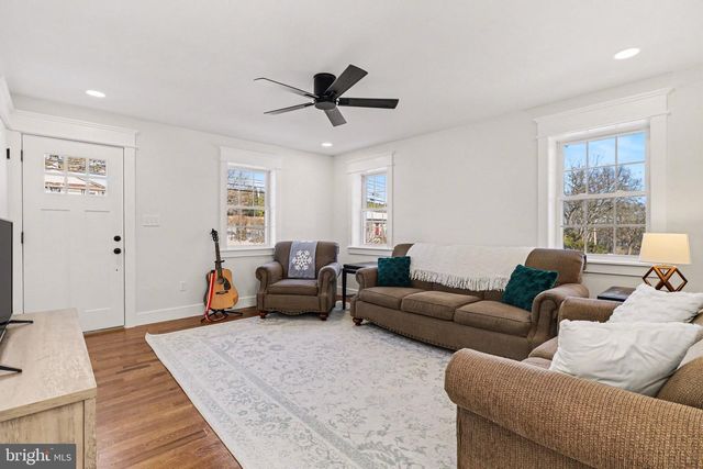 629 PARK HILL DR, Manheim, PA 17545