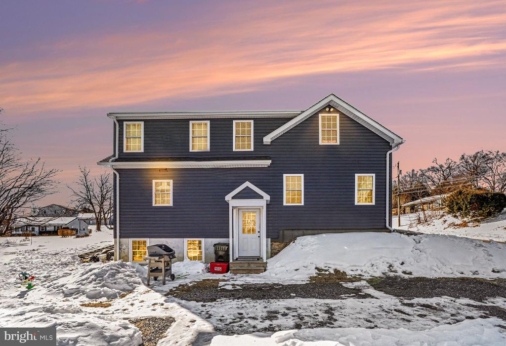 629 PARK HILL DR, Manheim, PA 17545