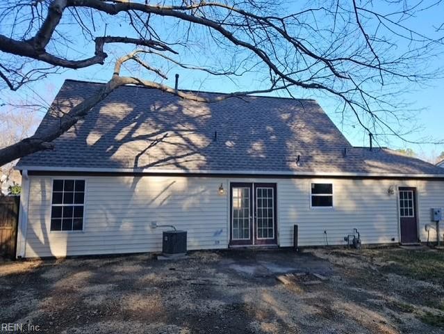 705 Stacis LN, Newport News, VA 23608