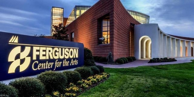 705 Stacis LN, Newport News, VA 23608