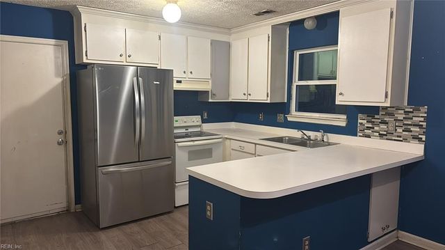 705 Stacis LN, Newport News, VA 23608