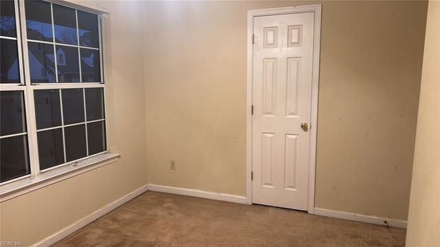 705 Stacis LN, Newport News, VA 23608