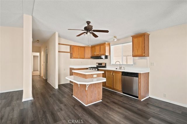 2140 Mentone 152, Mentone, CA 92359