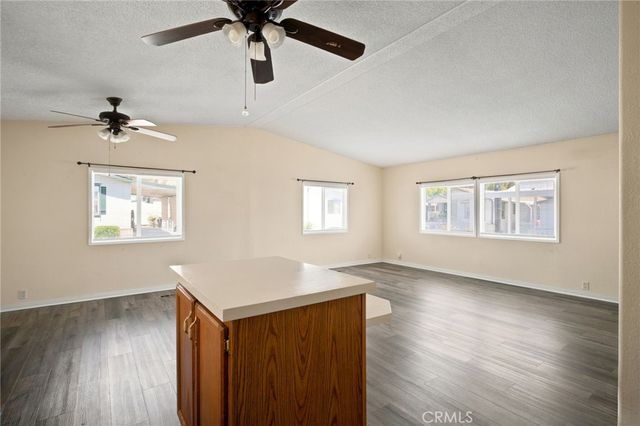 2140 Mentone 152, Mentone, CA 92359