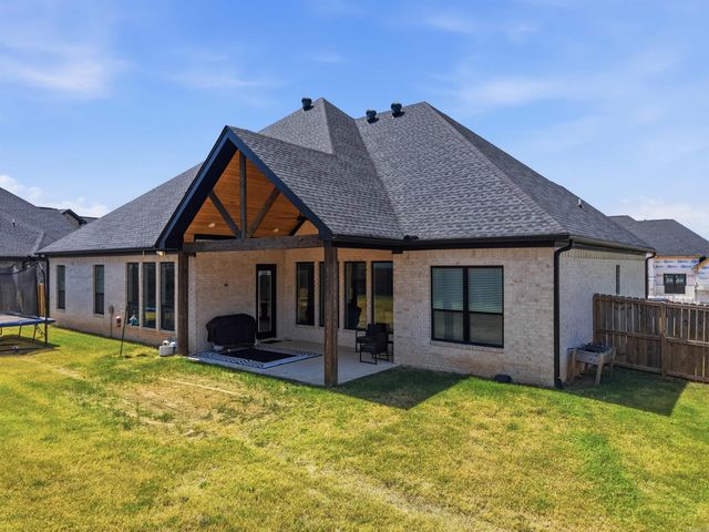 6070 Majestic Waters Drive, Benton, AR 72019