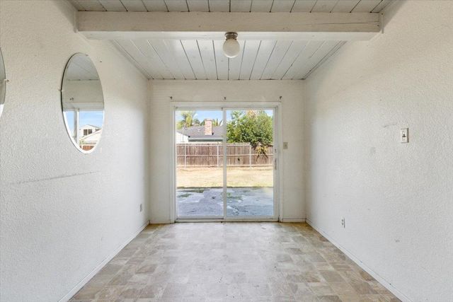 5441 71st St, Sacramento, CA 95820