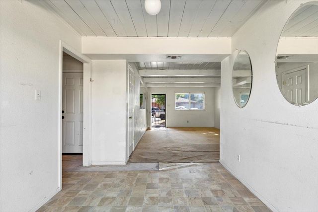 5441 71st St, Sacramento, CA 95820