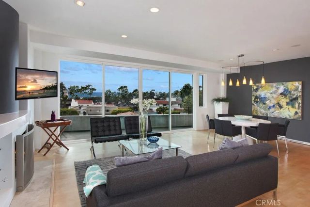 326 Loma Terrace, Laguna Beach, CA 92651