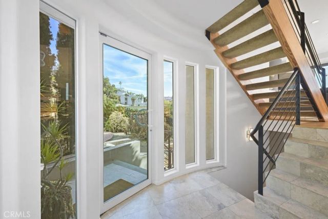 326 Loma Terrace, Laguna Beach, CA 92651