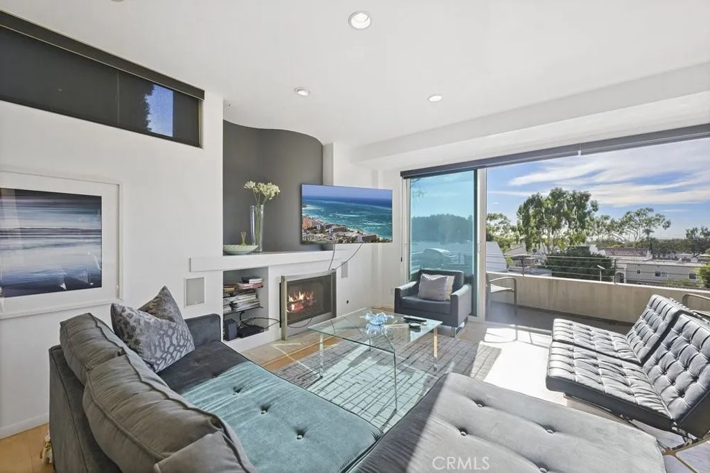 326 Loma Terrace, Laguna Beach, CA 92651