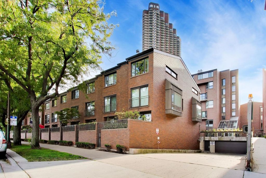 3700 N LAKE SHORE Drive 104, Chicago, IL 60613 — exterior