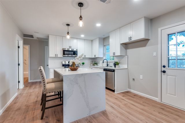 219 Wanda Drive, Irving, TX 75060