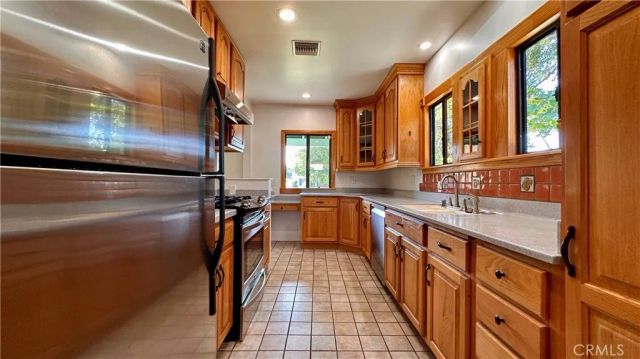 1122 N Isabel Street, Glendale, CA 91207