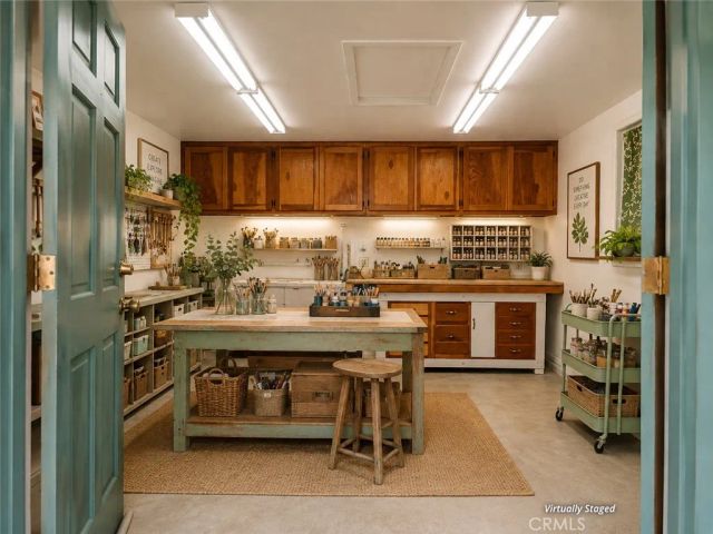 1122 N Isabel Street, Glendale, CA 91207