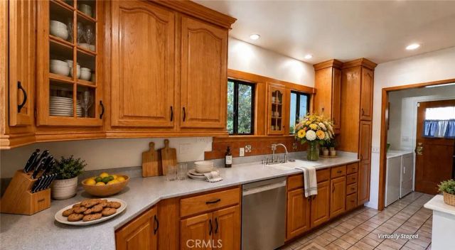 1122 N Isabel Street, Glendale, CA 91207