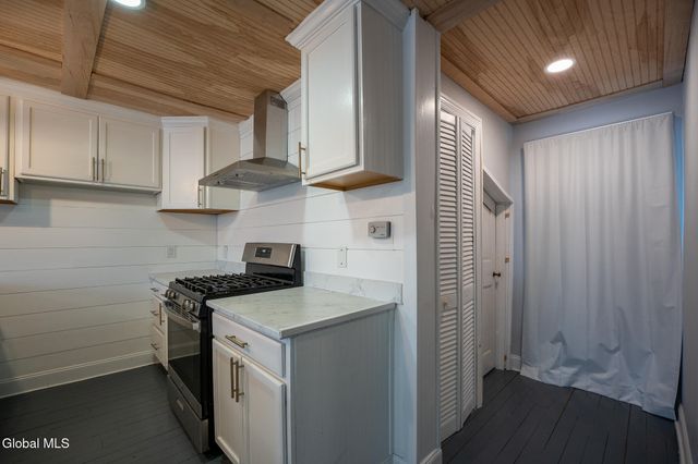 11 Rhode Island Avenue, East Greenbush, NY 12144