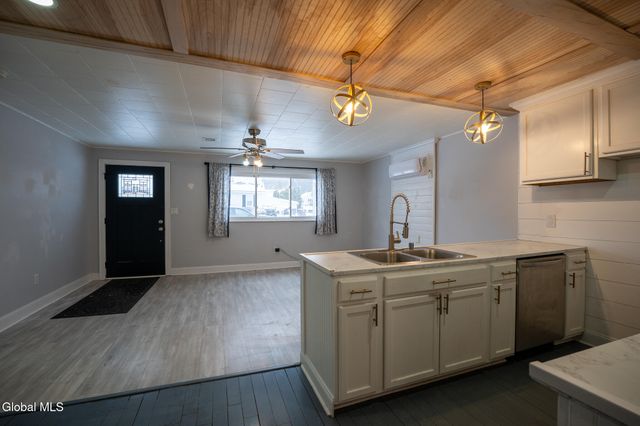 11 Rhode Island Avenue, East Greenbush, NY 12144