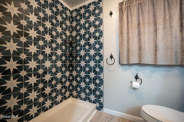 11 Rhode Island Avenue, East Greenbush, NY 12144